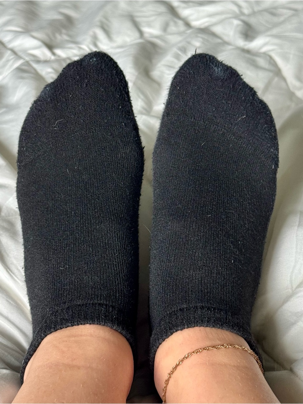 Used Black Low-Cut Women’s Hanes Cotton Socks - Picture 2 of 3